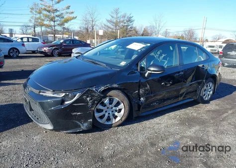 2022 Toyota Corolla Le z USA, uszkodzony, nr VIN JTDEPMAE0NJ191312